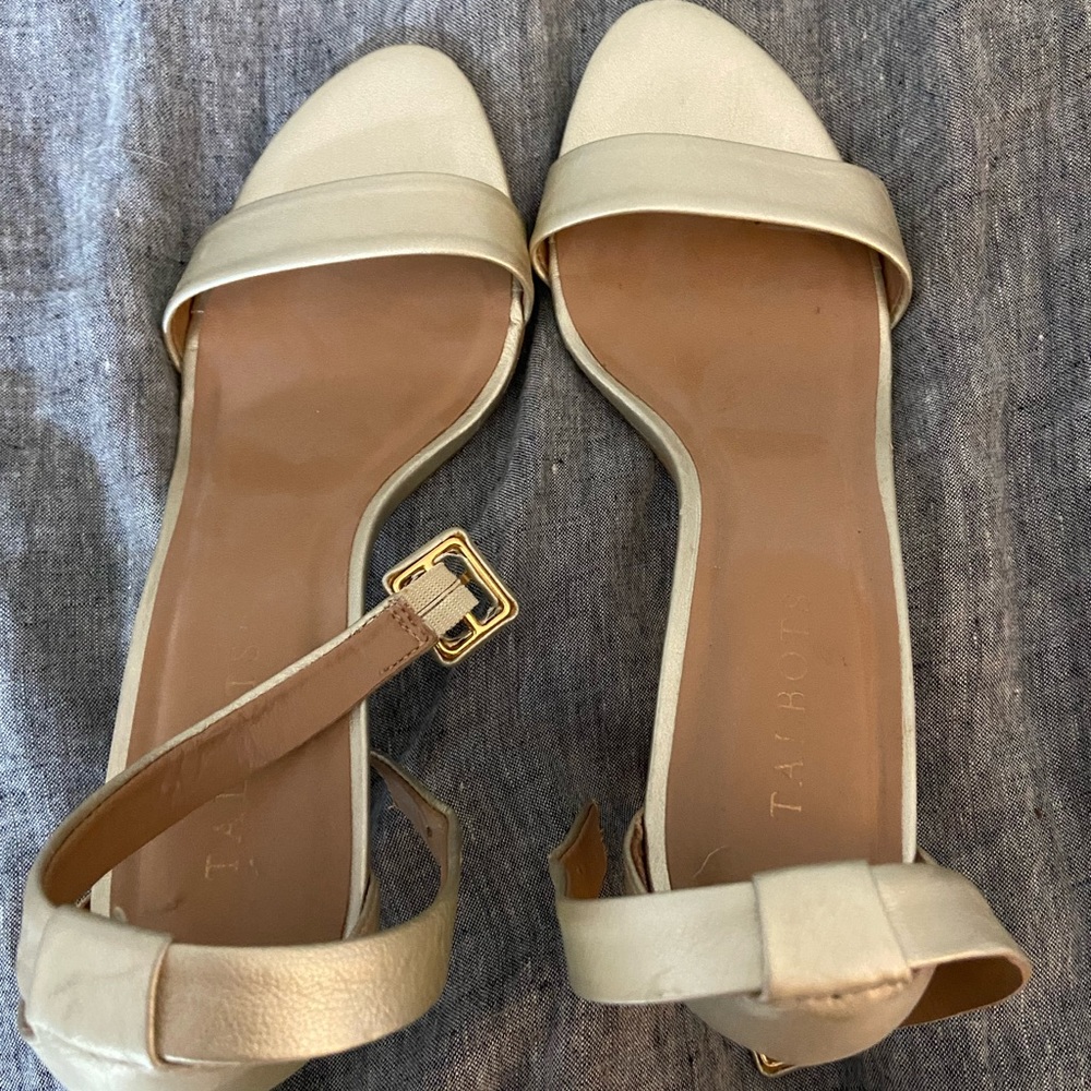 Beautiful Talbots heals. Excellent condition